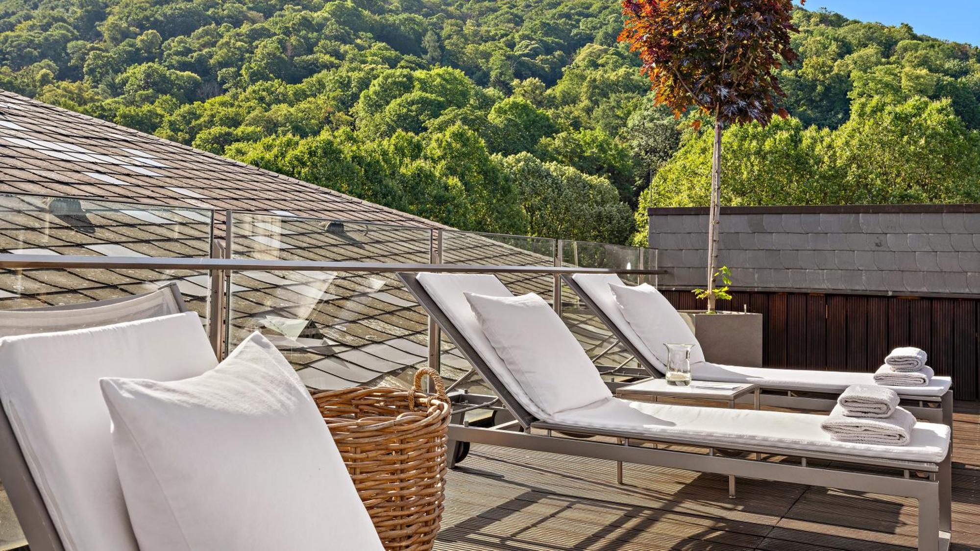 Hotel Europaeischer Hof Heidelberg, Bestes Hotel Deutschlands In Historischer Architektur Exteriör bild Rooftop pool at the Hotel